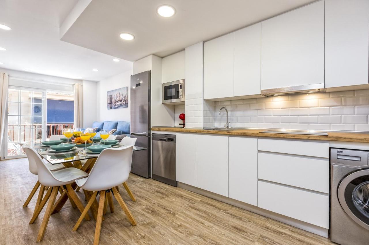 Center, 3 Bedrooms, And Parking Apartment